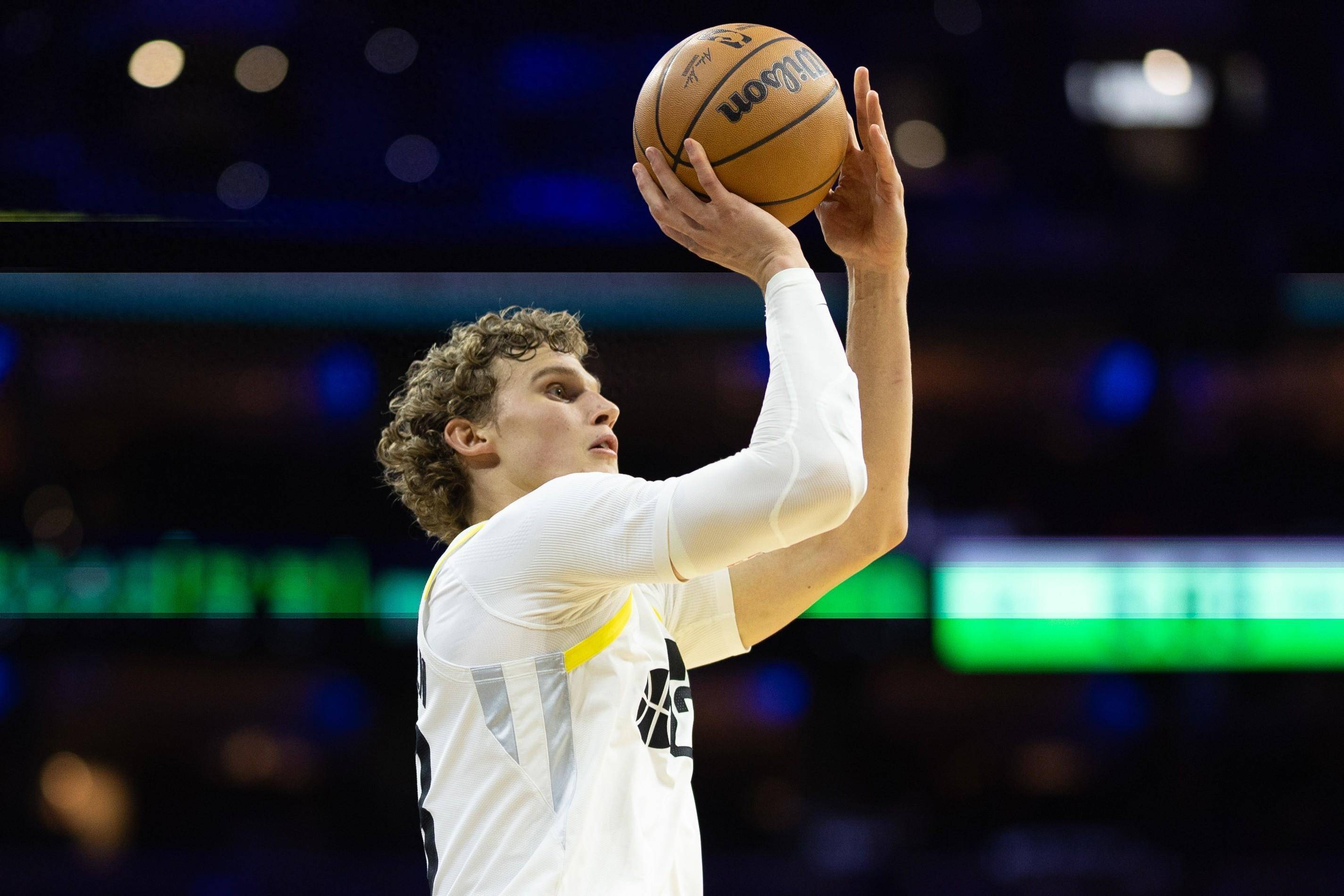 爵士核心突然受伤,球队战绩下滑 爵士核心突然受伤,球队战绩下滑