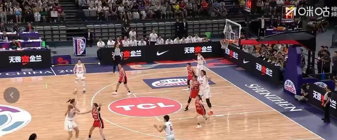 包含精锐球队角逐激烈，中国籃球职联胜负难测的词条