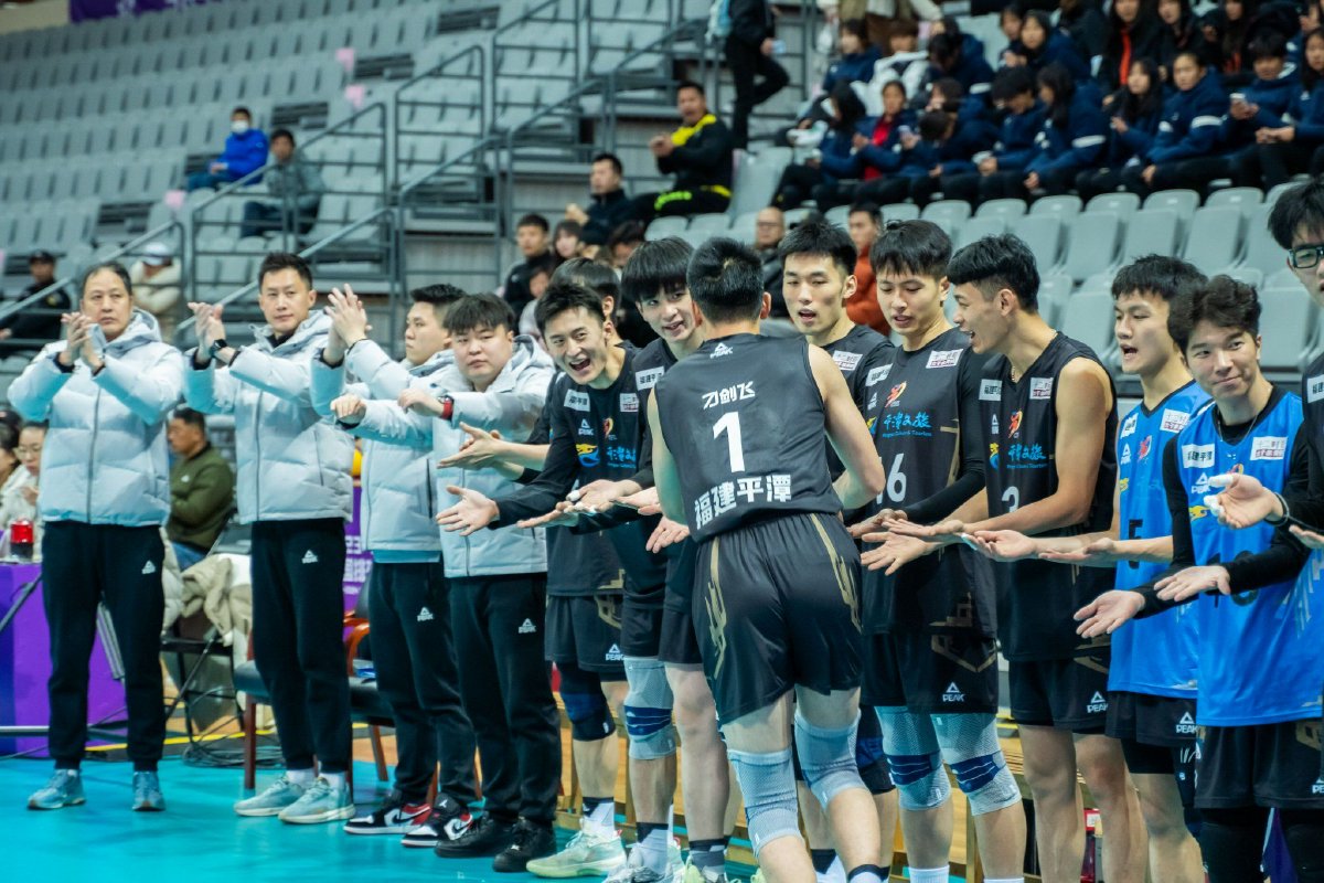 福建队主场势如破竹,成功率先晋级八强 福建队主场势如破竹,成功率先晋级八强