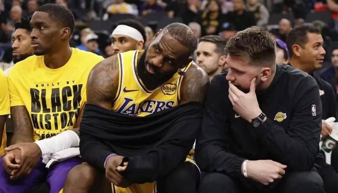 湖人主帅暗示重整阵容,球队备战下一场比赛 湖人主帅暗示重整阵容,球队备战下一场比赛