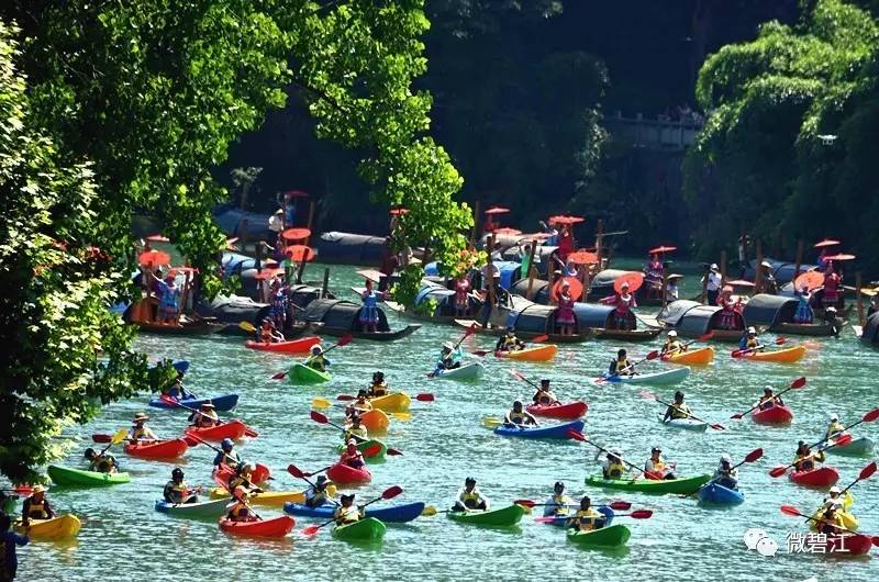 雄鹿主场首秀迎来满场球迷助威,壮观场面的简单介绍 雄鹿主场首秀迎来满场球迷助威,壮观场面的简单介绍