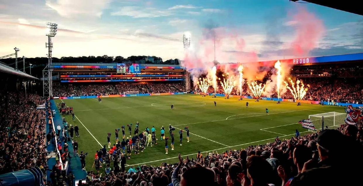 包含水晶宫逆转取胜，球队表现谓有上佳的词条