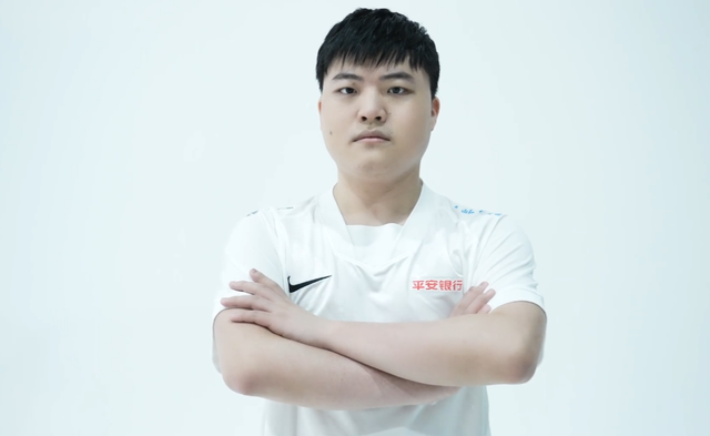 MAD血洗SHR，Uzi关键团战开团秒人强强对话入围赛，锁定晋级资格的简单介绍