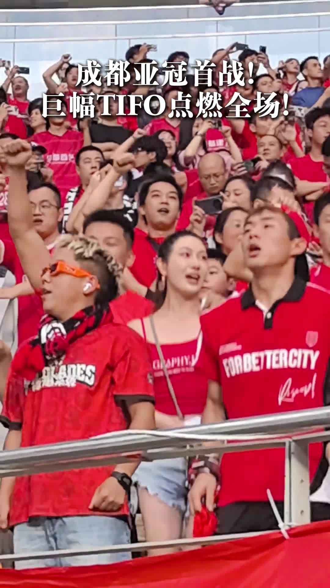 G2险胜GEN,Tarzan团战一打五激烈交锋成都决赛之夜,点燃全场激情 G2险胜GEN,Tarzan团战一打五激烈交锋成都决赛之夜,点燃全场激情