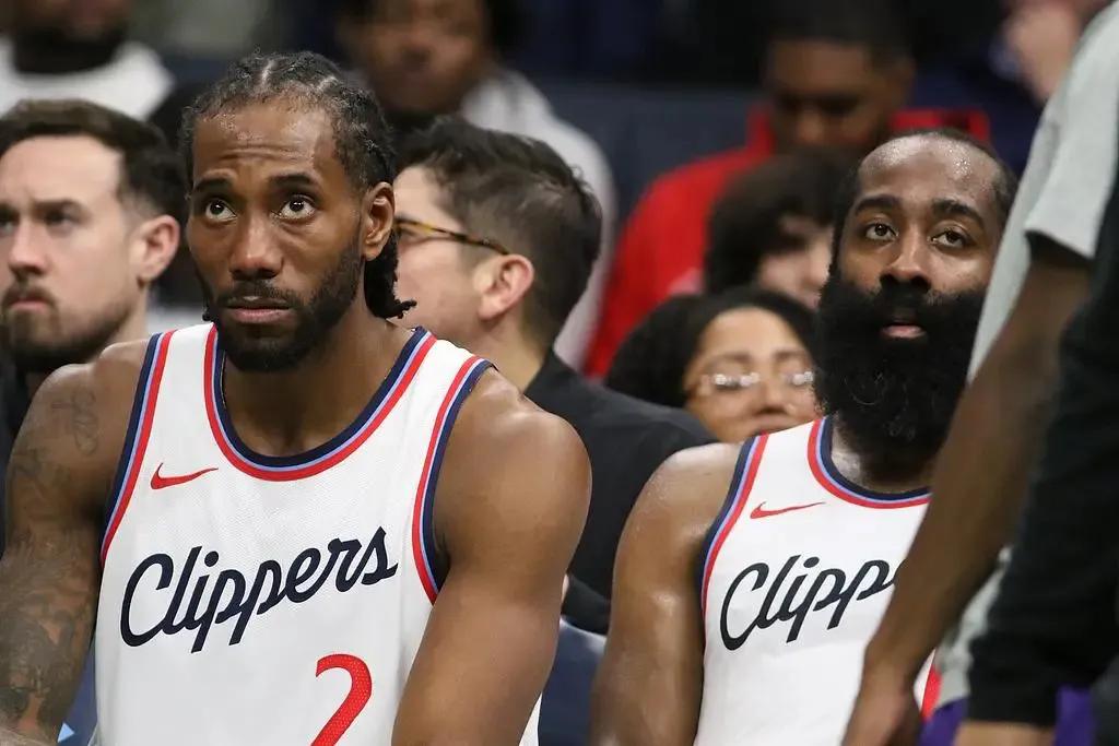 关于快船战胜公牛,取得三连胜的信息 关于快船战胜公牛,取得三连胜的信息