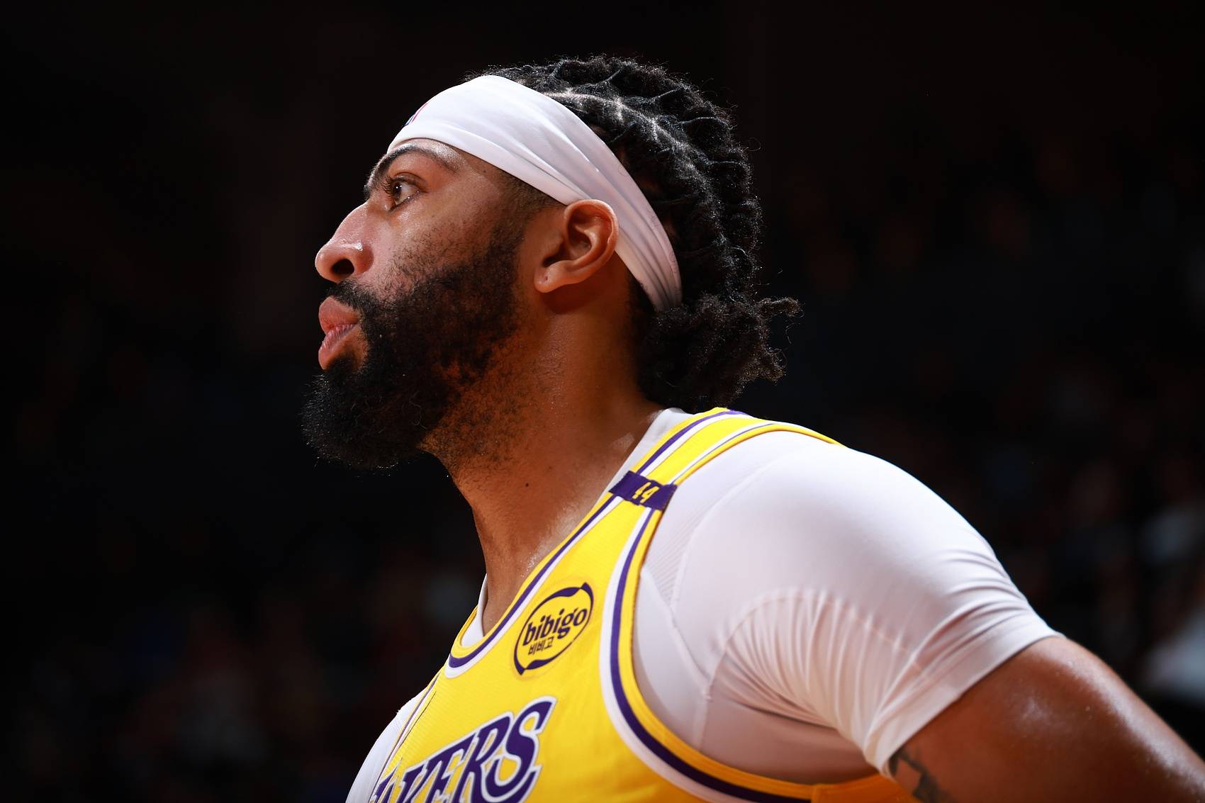 湖人不敌开拓者,遭受连败 湖人不敌开拓者,遭受连败