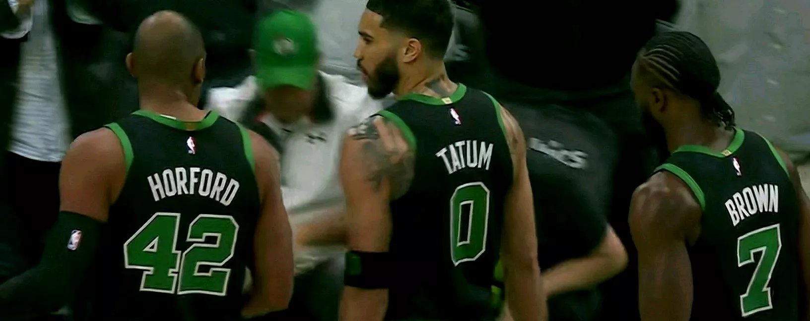 凯尔特人遭遇太阳逆转,堪称经典对决 凯尔特人遭遇太阳逆转,堪称经典对决