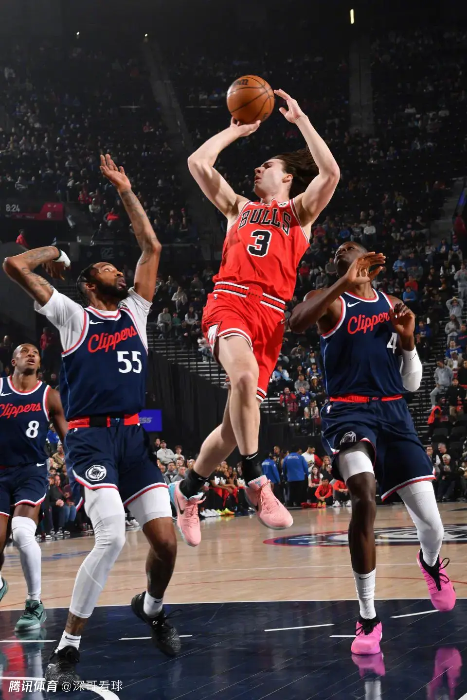 快船队主场大胜公牛 快船队主场大胜公牛