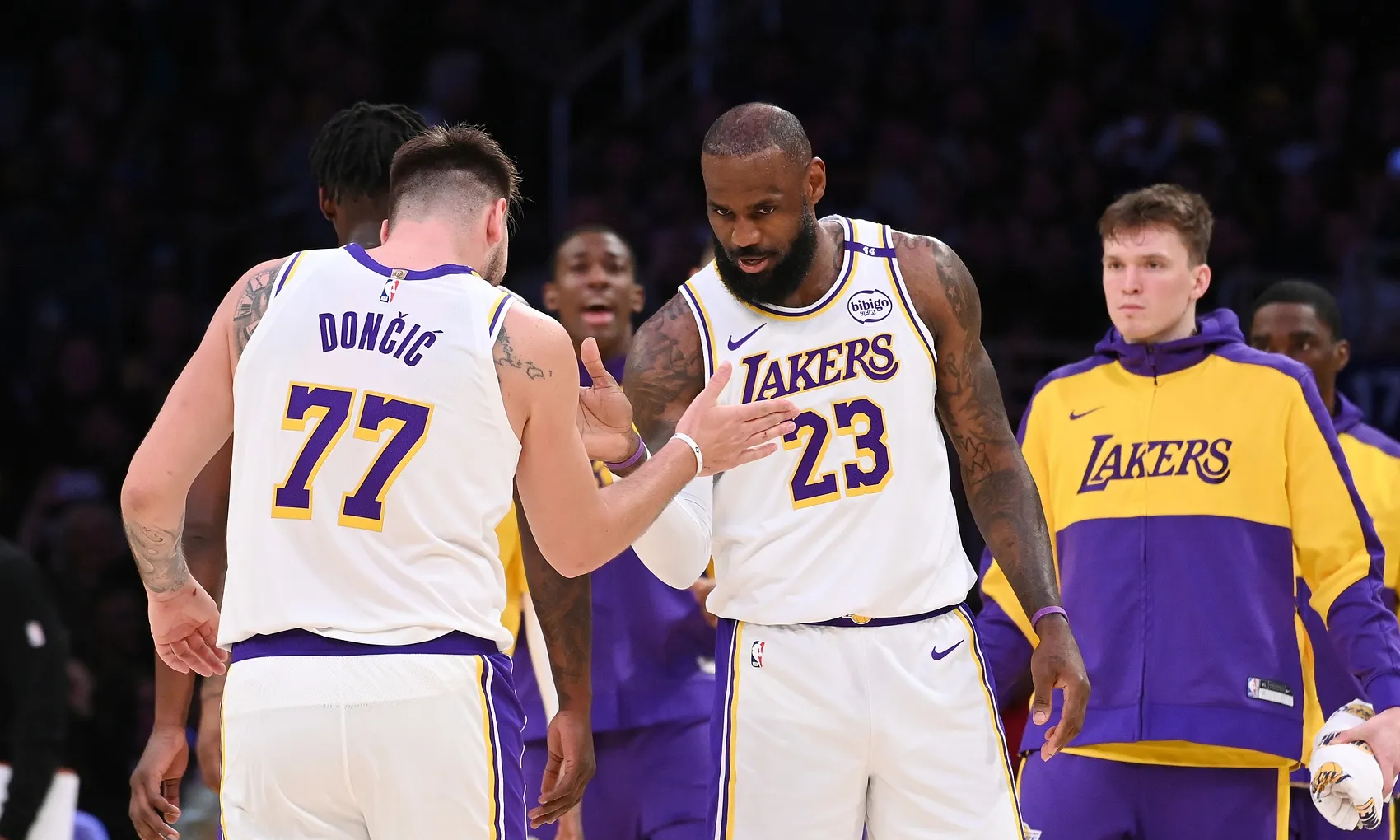 湖人大胜火箭,成功扳平系列赛 湖人大胜火箭,成功扳平系列赛