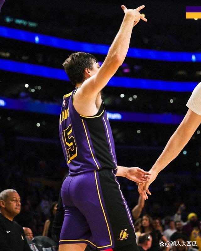 太阳队逆袭击败湖人,黑马之路? 太阳队逆袭击败湖人,黑马之路?