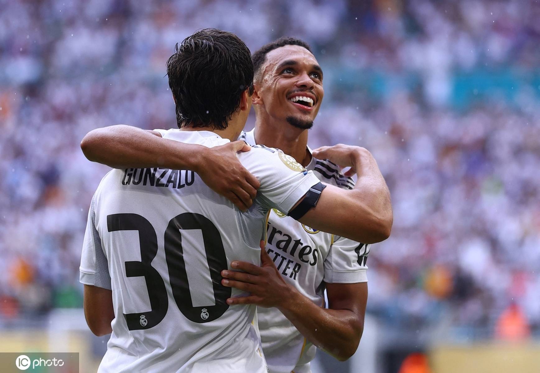 尤文图斯中场大将关键时刻献绝杀,率国家队晋级 尤文图斯中场大将关键时刻献绝杀,率国家队晋级