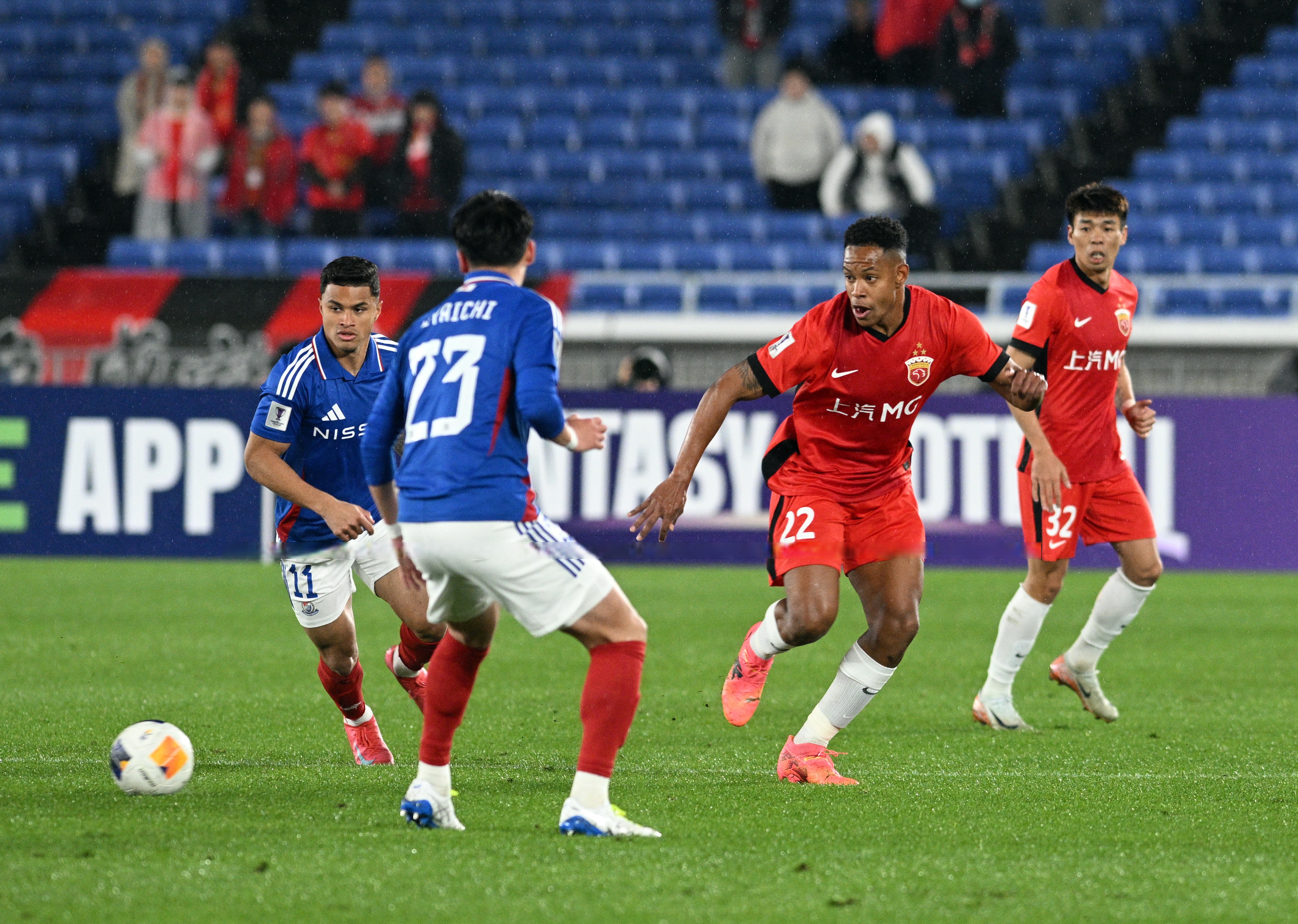 联赛结束之际,球队以荣誉告终 联赛结束之际,球队以荣誉告终