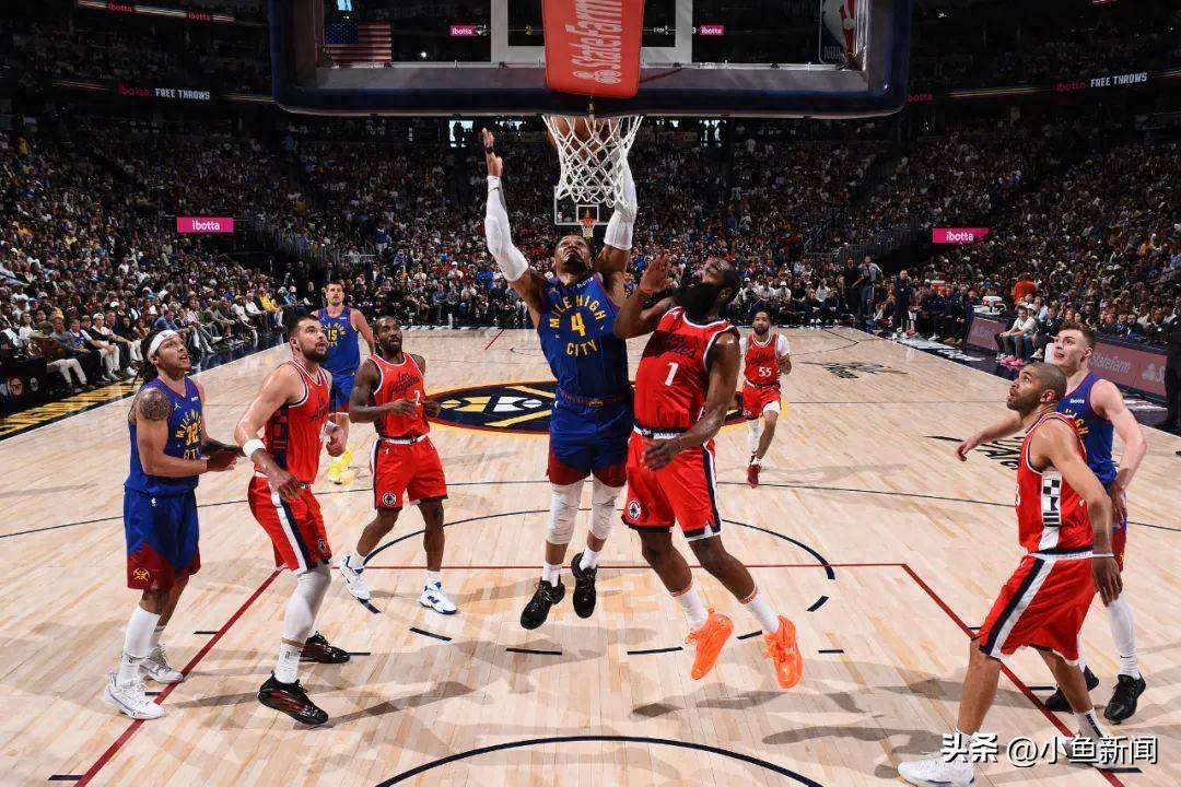 快船击败掘金,顺利晋级下一轮 快船击败掘金,顺利晋级下一轮