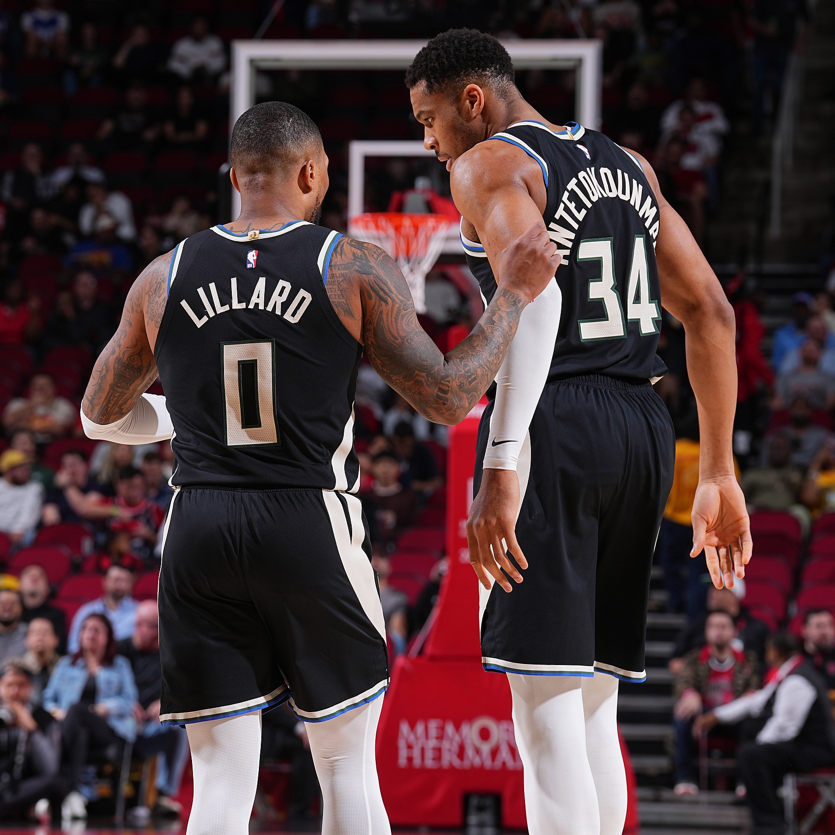 雄鹿队再次逆转,活塞队遭遇困境安然取胜 雄鹿队再次逆转,活塞队遭遇困境安然取胜