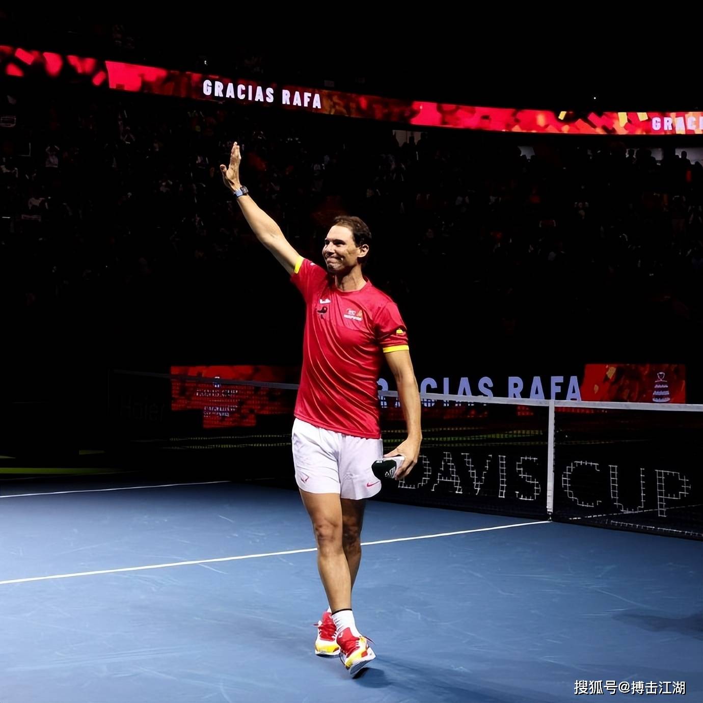 拉沃尔杯翻盘温网,西西帕斯扛起全队的简单介绍 拉沃尔杯翻盘温网,西西帕斯扛起全队的简单介绍