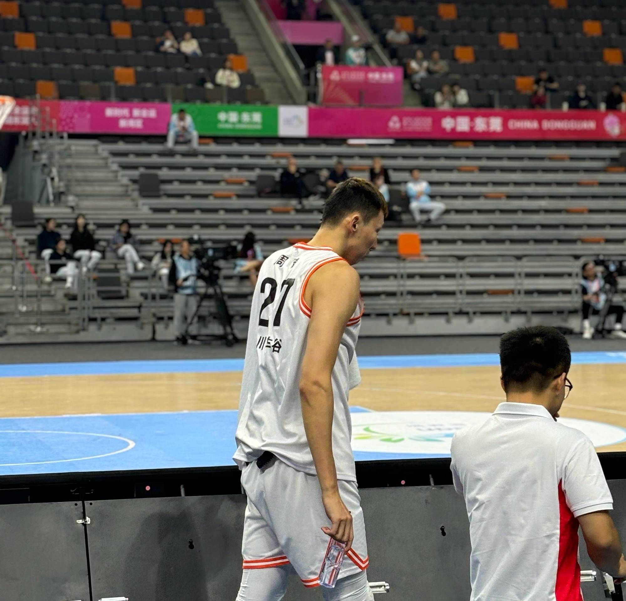 江苏队横扫天津队,周琦点燃赛场 江苏队横扫天津队,周琦点燃赛场