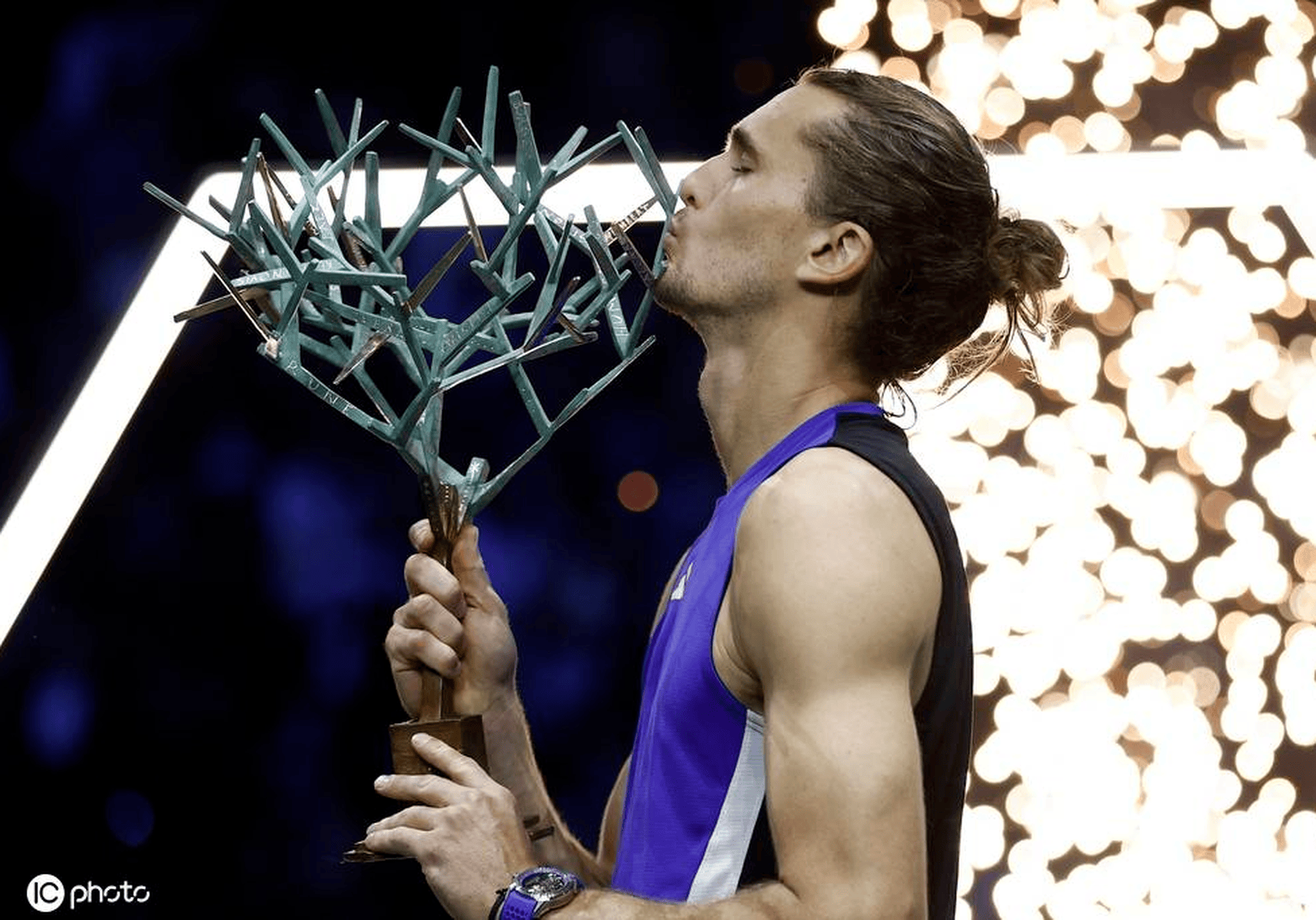 包含美国网球队轻取日本网球队,兹维列夫送出助攻的词条 包含美国网球队轻取日本网球队,兹维列夫送出助攻的词条